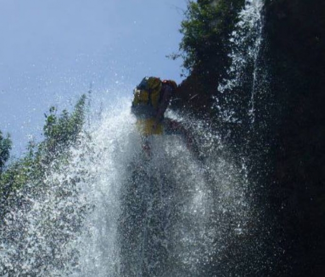 Canyoning Tronchi e Burroni.Sport d'avventura 